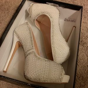 David’s bridal wedding shoes